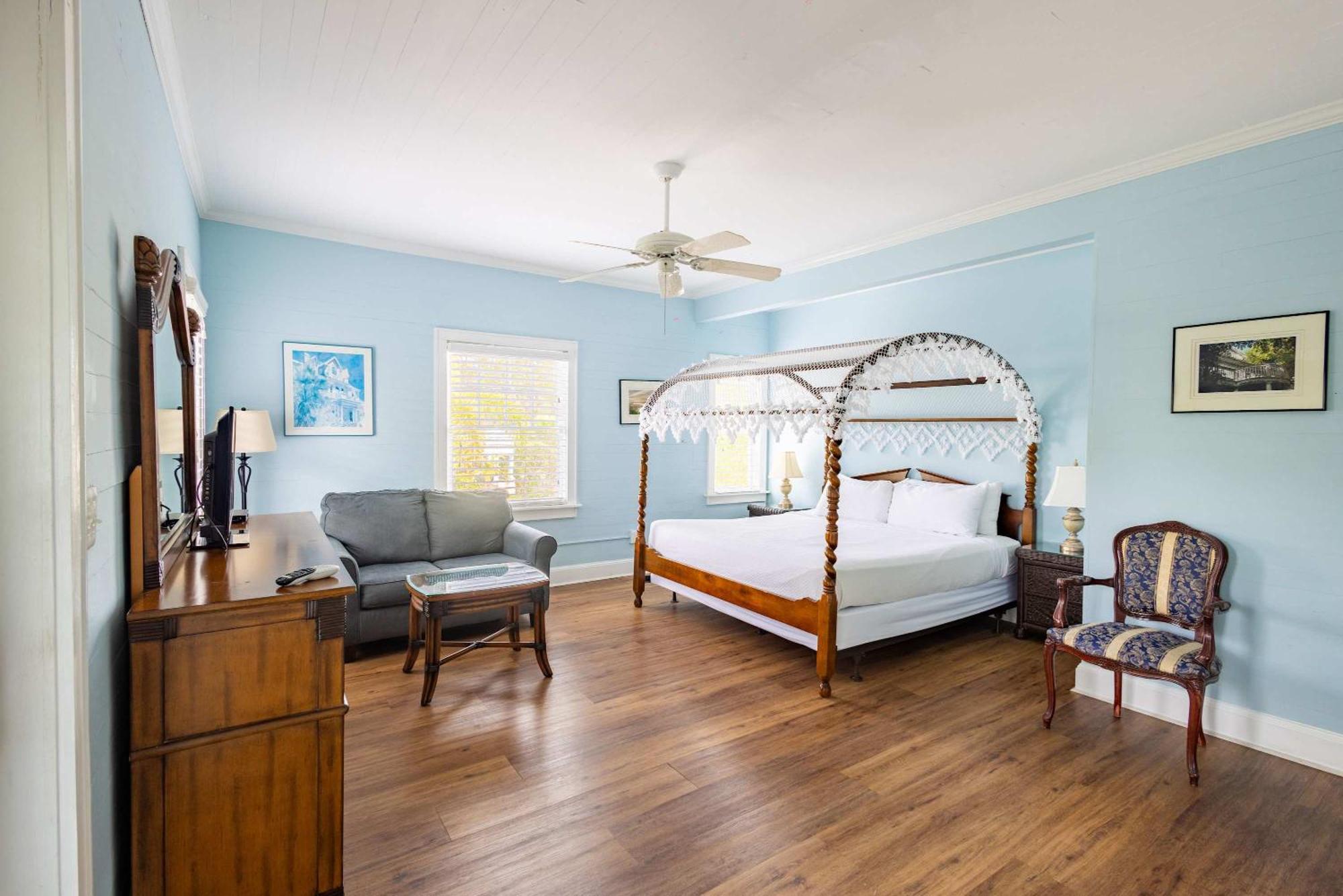 Deluxe King With Balcony - At James House With Parking! Key West Ngoại thất bức ảnh