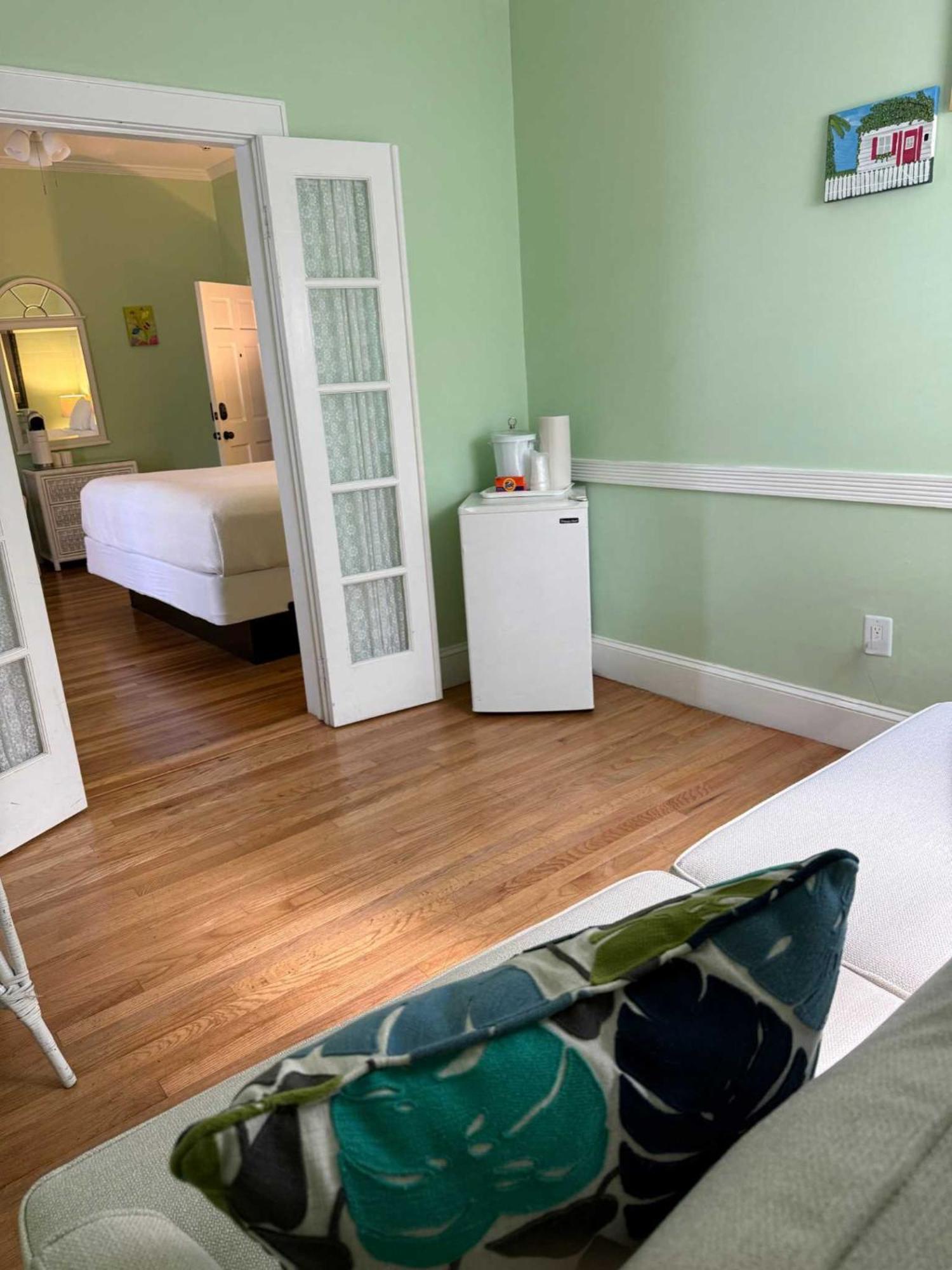 Deluxe King With Balcony - At James House With Parking! Key West Ngoại thất bức ảnh