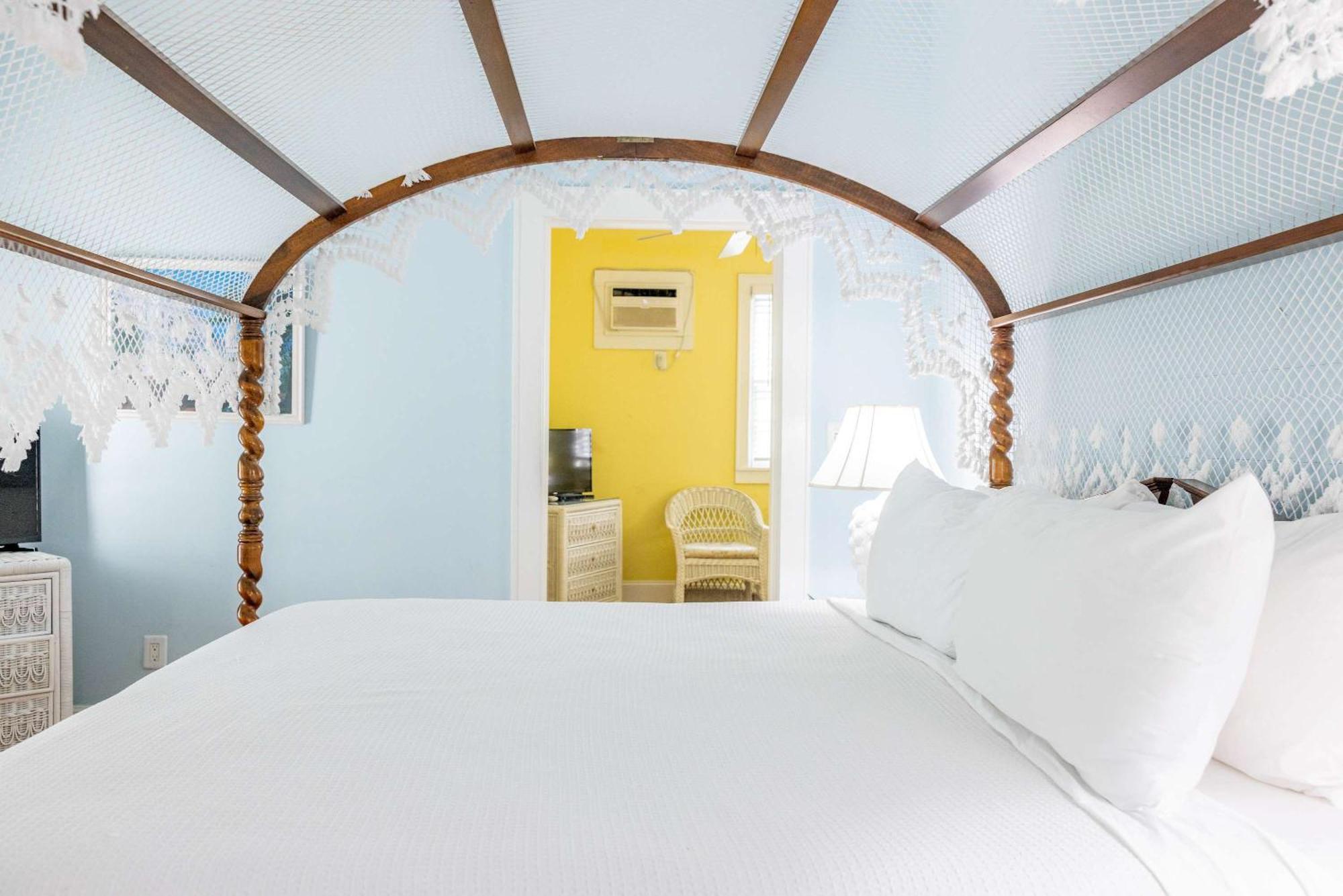 Deluxe King With Balcony - At James House With Parking! Key West Ngoại thất bức ảnh